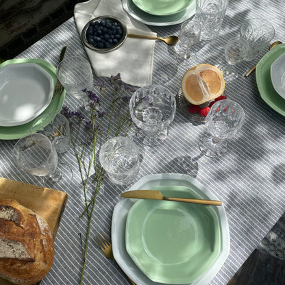 Assiette plate en porcelaine française verte