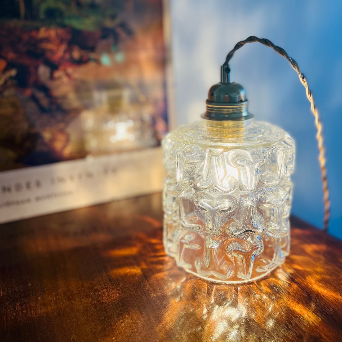 Upcycled portable lamp in facetted glass