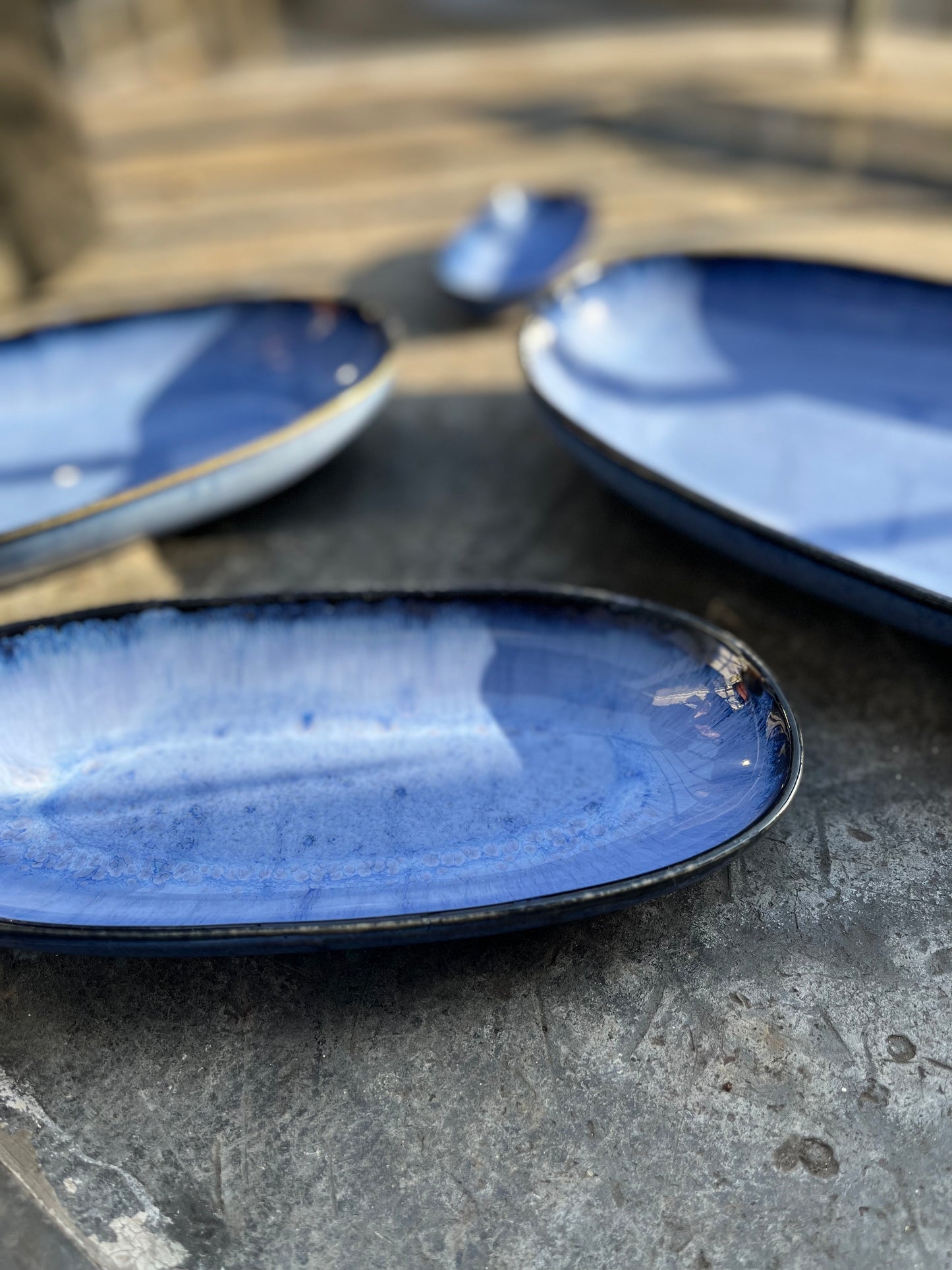 Set 2 service platters in Portuguese stoneware - Amazônia Azul
